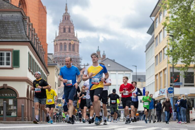 Anmeldung für den Gutenberg Halbmarathon Mainz 2025 sensor Magazin Mainz